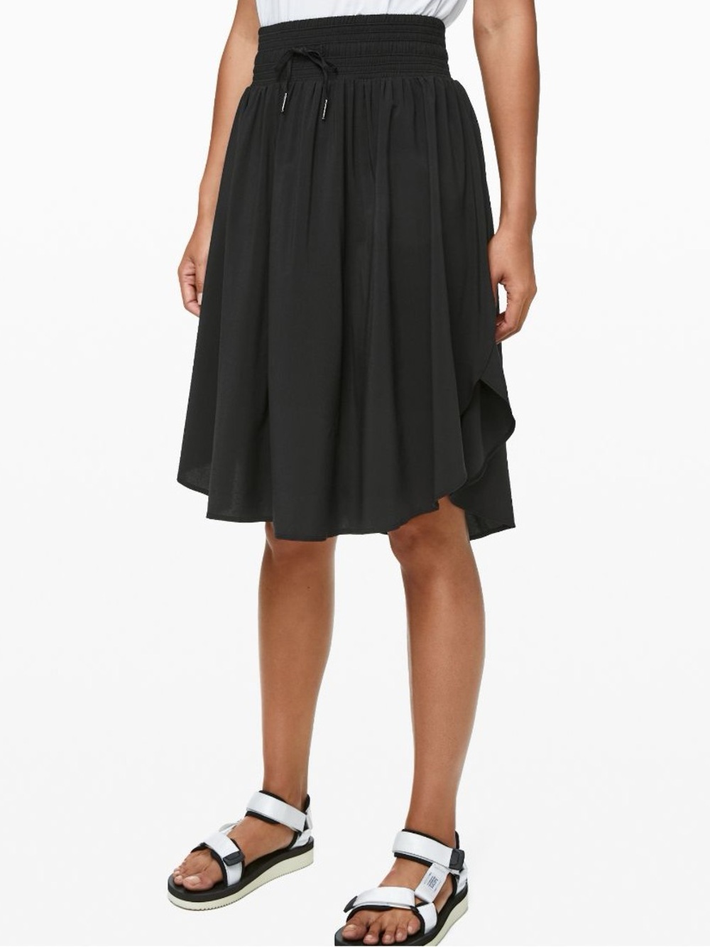 lululemon athletica the everyday skirt in perfect condition